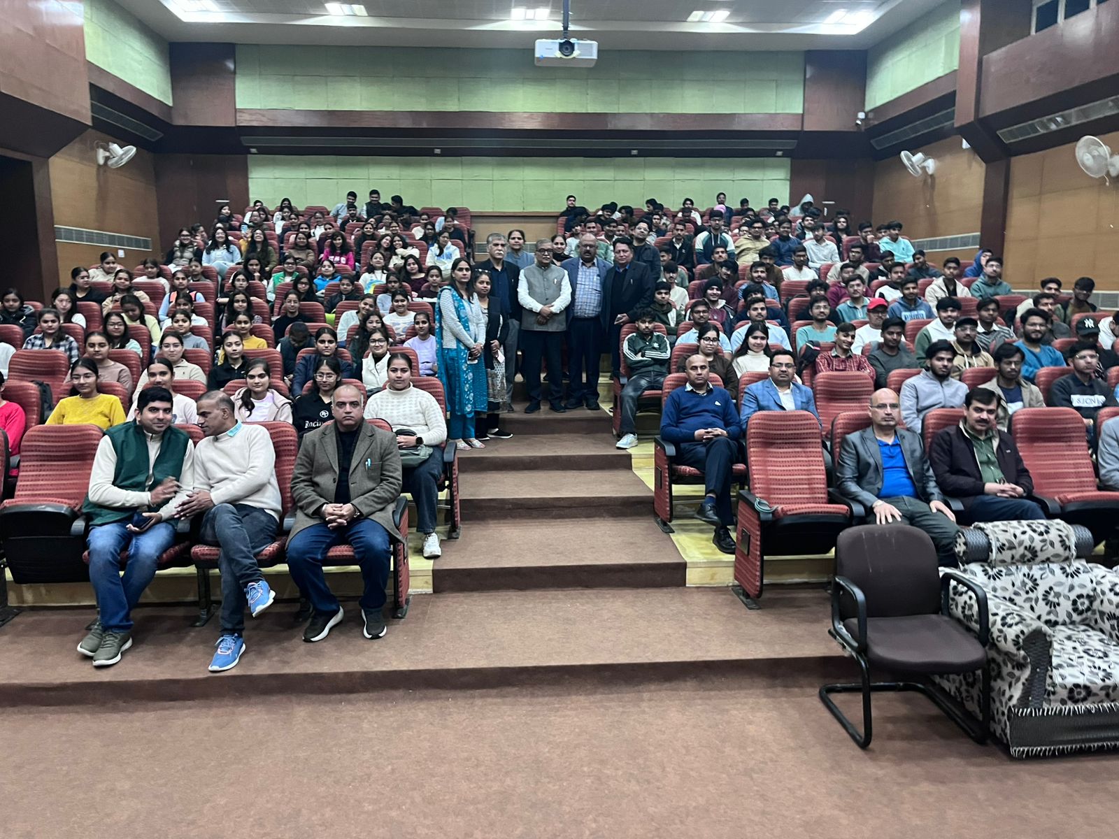 नवाचार, आर्थिक प्रगति की कुंजीः डॉ. धनपत राम अग्रवाल