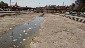 एक नए भगीरथ की प्रतीक्षा में नदियां